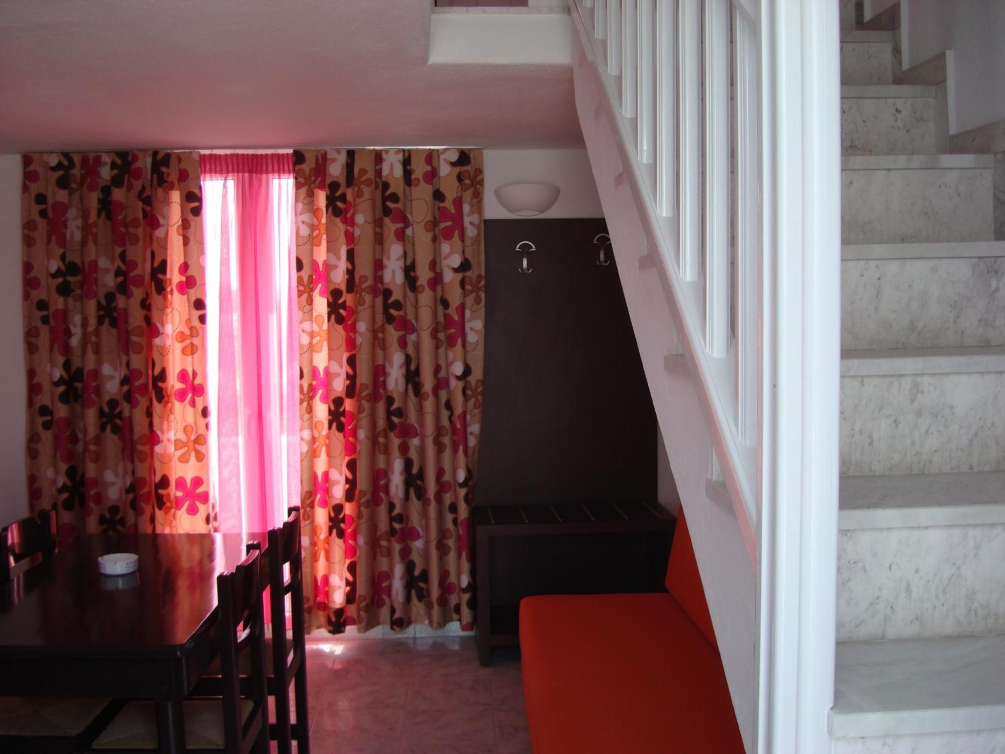 Elena Studios & Suites ออร์นอส ภายนอก รูปภาพ