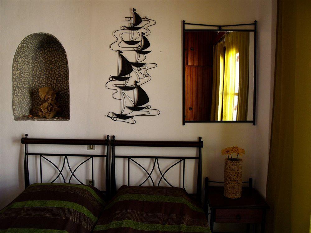Elena Studios & Suites ออร์นอส ภายนอก รูปภาพ